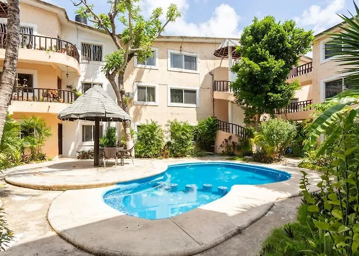 Apartamento 3 Bedroom In Quiet Residential Area