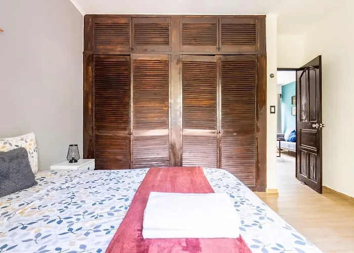 Apartamento 3 Bedroom In Quiet Residential Area *